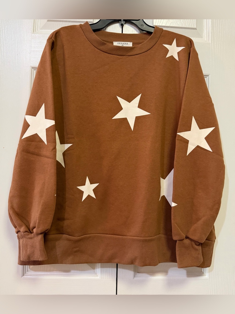 Zenana Outfitters Women’s Brown Star Print Sweatshirt